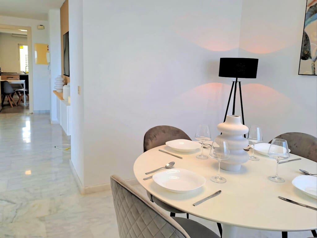 2 chambre Appartement à vendre à Estepona avec piscine garage - 320 000 € (Ref: 9807772)