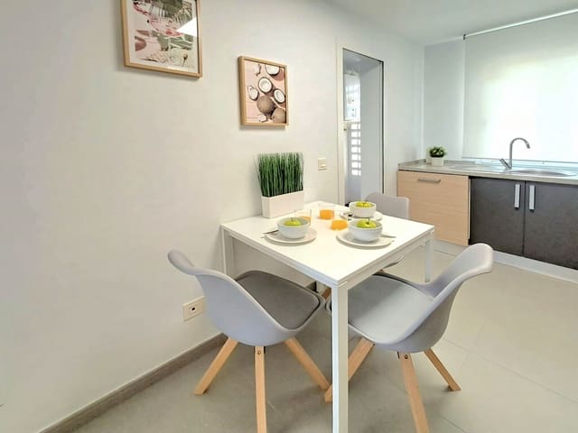 2 chambre Appartement à vendre à Estepona avec piscine garage - 320 000 € (Ref: 9807772)