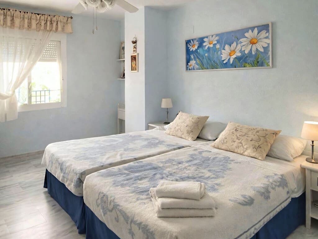 2 slaapkamer Appartement te koop in Nueva Andalucia met zwembad garage - € 550.000 (Ref: 9807773)