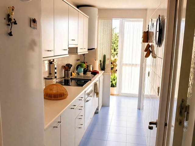 2 slaapkamer Appartement te koop in Nueva Andalucia, Marbella met zwembad garage - € 550.000 (Ref: 9807773)