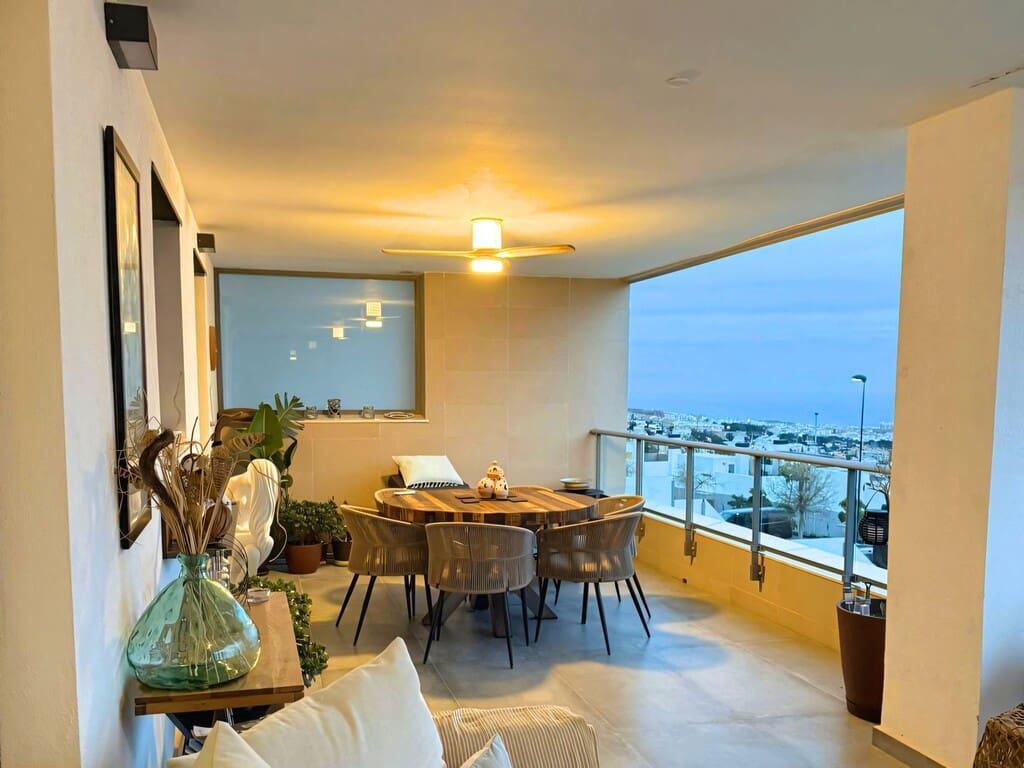 2 soverom Leilighet til salgs i Benalmadena med svømmebasseng garasje - € 549 995 (Ref: 9807774)