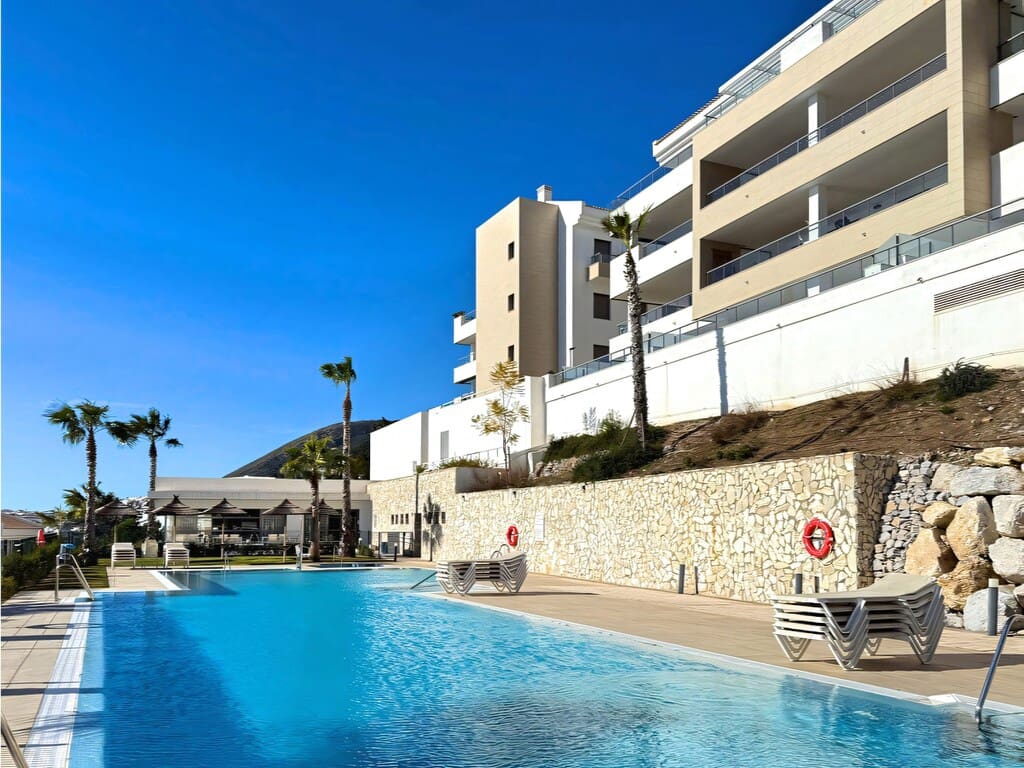 2 soverom Leilighet til salgs i Benalmadena med svømmebasseng garasje - € 549 995 (Ref: 9807774)