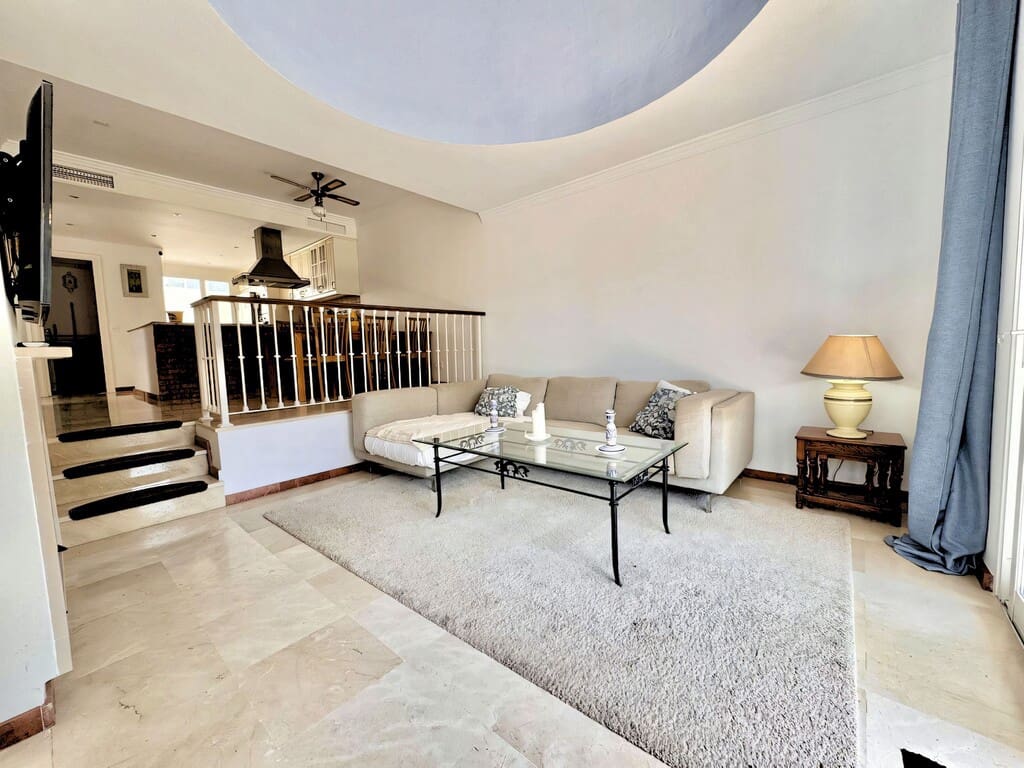 2 quarto Casa em Banda para venda em Nueva Andalucia com piscina garagem - 775 000 € (Ref: 9811312)