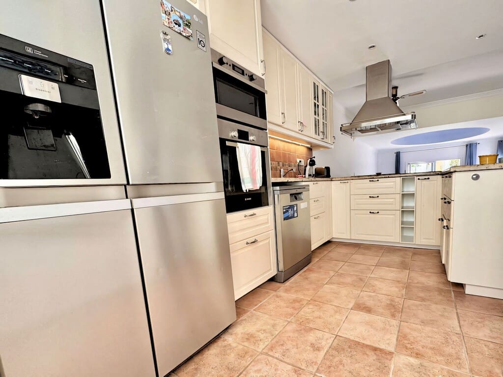2 quarto Casa em Banda para venda em Nueva Andalucia com piscina garagem - 775 000 € (Ref: 9811312)