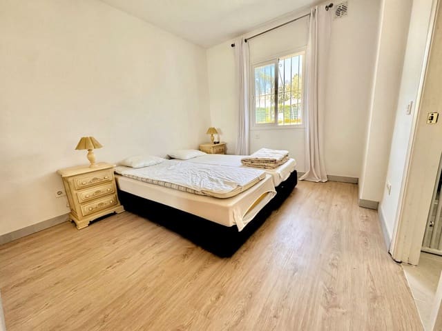 2 quarto Casa em Banda para venda em Nueva Andalucia, Marbella com piscina garagem - 775 000 € (Ref: 9811312)