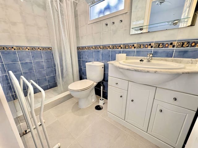 2 quarto Casa em Banda para venda em Nueva Andalucia, Marbella com piscina garagem - 775 000 € (Ref: 9811312)