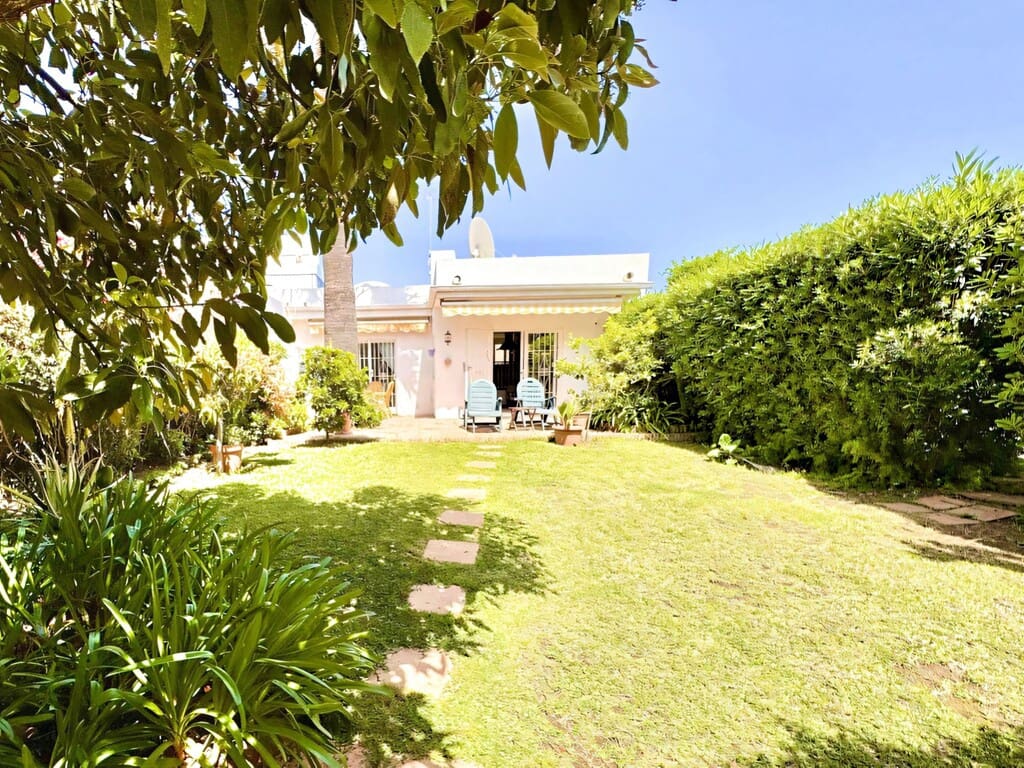 2 quarto Casa em Banda para venda em Nueva Andalucia com piscina garagem - 775 000 € (Ref: 9811312)
