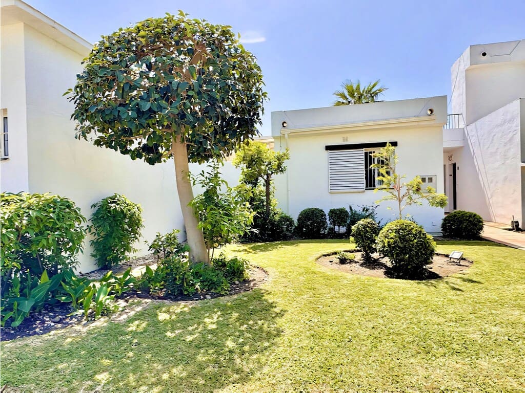2 quarto Casa em Banda para venda em Nueva Andalucia com piscina garagem - 775 000 € (Ref: 9811312)