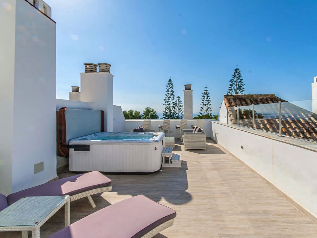 4 quarto Penthouse para venda em Elviria com piscina garagem - 1 595 000 € (Ref: 9811313)