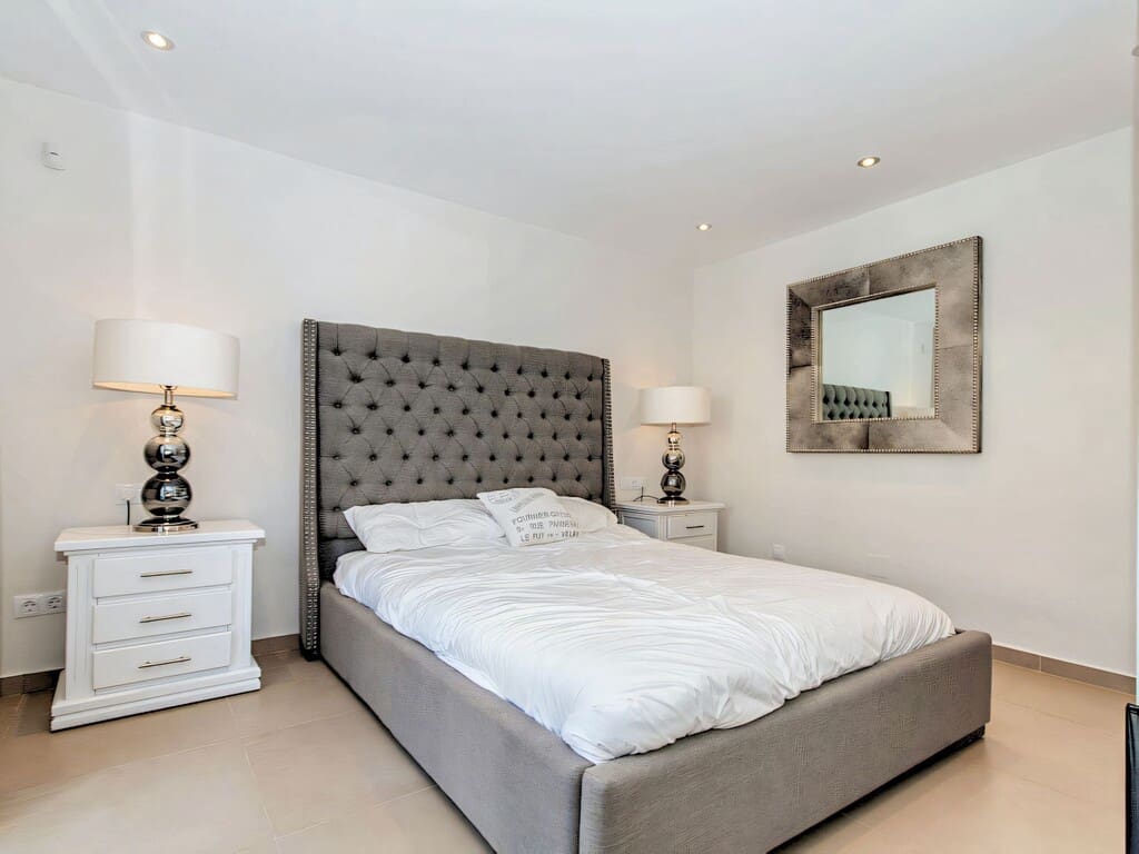 4 quarto Penthouse para venda em Elviria com piscina garagem - 1 595 000 € (Ref: 9811313)
