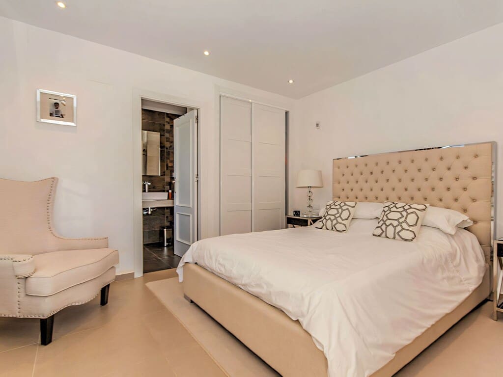 4 quarto Penthouse para venda em Elviria com piscina garagem - 1 595 000 € (Ref: 9811313)