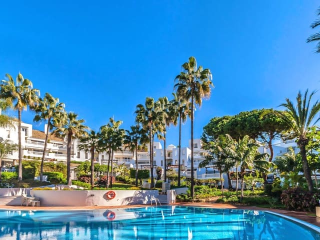 4 quarto Penthouse para venda em Elviria, Marbella com piscina garagem - 1 595 000 € (Ref: 9811313)