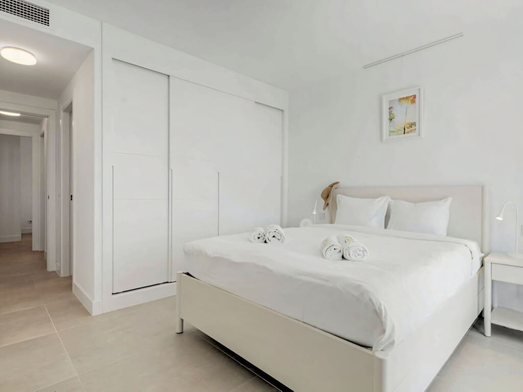 3 Zimmer Apartment zu verkaufen in Fuengirola mit Pool Garage - 699.000 € (Ref: 9811314)