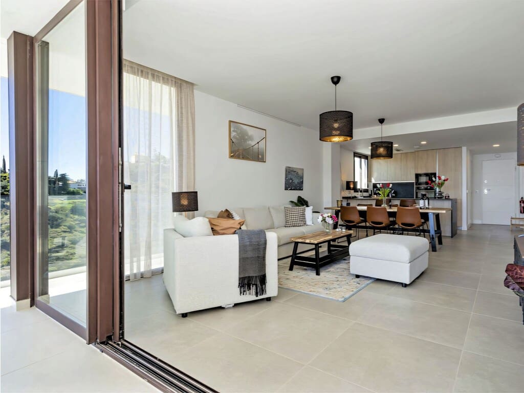 3 Zimmer Apartment zu verkaufen in Fuengirola mit Pool Garage - 699.000 € (Ref: 9811314)