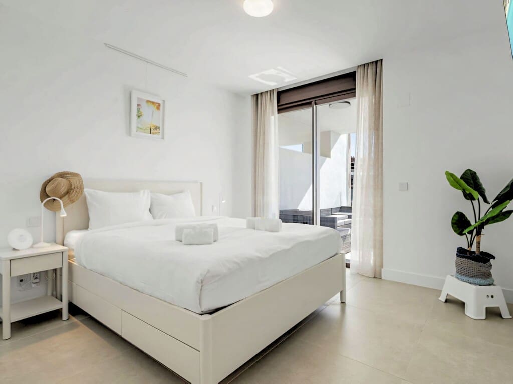3 Zimmer Apartment zu verkaufen in Fuengirola mit Pool Garage - 699.000 € (Ref: 9811314)