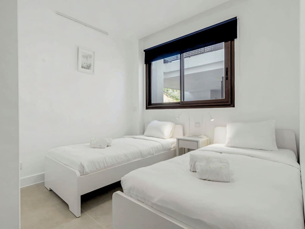 3 Zimmer Apartment zu verkaufen in Fuengirola mit Pool Garage - 699.000 € (Ref: 9811314)