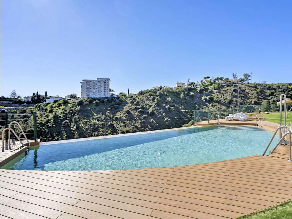 3 Zimmer Apartment zu verkaufen in Fuengirola mit Pool Garage - 699.000 € (Ref: 9811314)