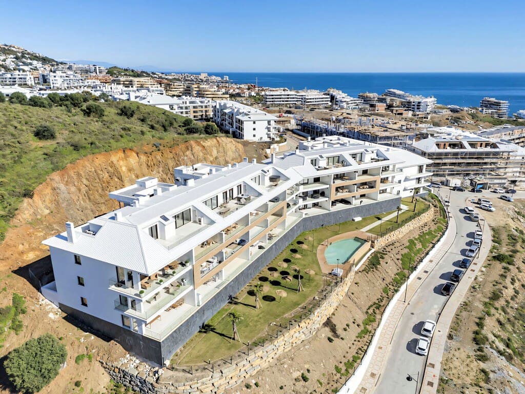 3 Zimmer Apartment zu verkaufen in Fuengirola mit Pool Garage - 699.000 € (Ref: 9811314)