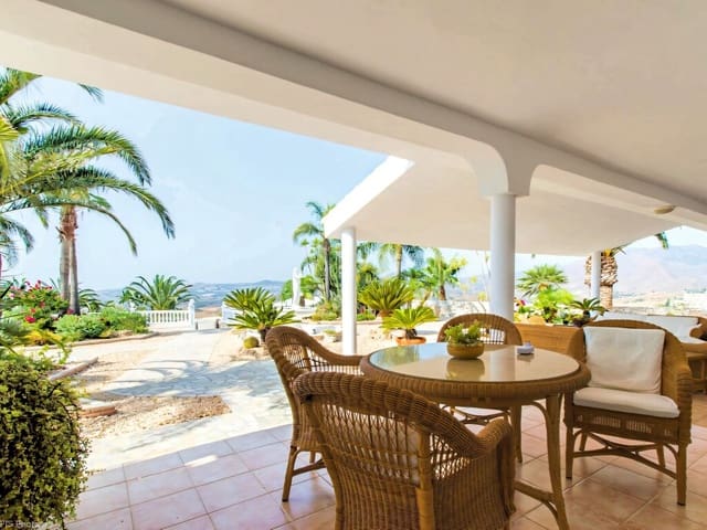 4 bedroom Villa for sale in Valtocado, Mijas with pool garage - € 1,650,000 (Ref: 9813218)