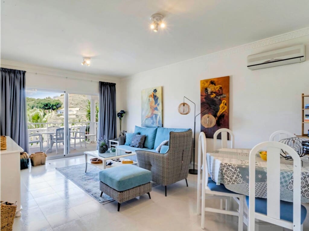 4 bedroom Villa for sale in Valtocado with pool garage - € 1,650,000 (Ref: 9813218)
