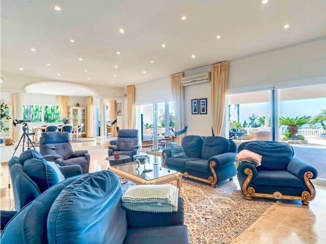 4 soveværelse Villa til salg i Valtocado, Mijas med swimmingpool garage - € 1.650.000 (Ref: 9813218)