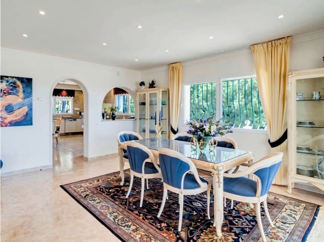 4 soveværelse Villa til salg i Valtocado, Mijas med swimmingpool garage - € 1.650.000 (Ref: 9813218)