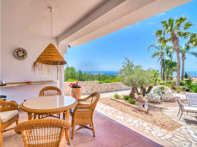 4 soveværelse Villa til salg i Valtocado, Mijas med swimmingpool garage - € 1.650.000 (Ref: 9813218)