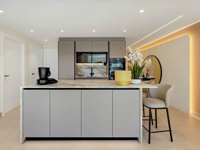 Apartamento de 3 habitaciones en Costalita, Estepona en venta con piscina garaje - 1.495.000 € (Ref: 9814267)