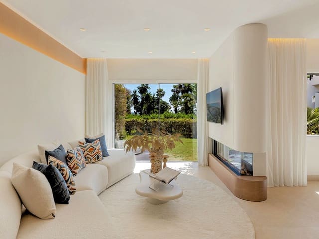 Apartamento de 3 habitaciones en Costalita, Estepona en venta con piscina garaje - 1.495.000 € (Ref: 9814267)