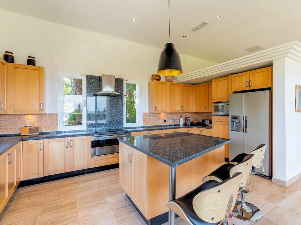 5 chambre Villa/Maison à vendre à Benahavis avec piscine garage - 4 499 000 € (Ref: 9815666)