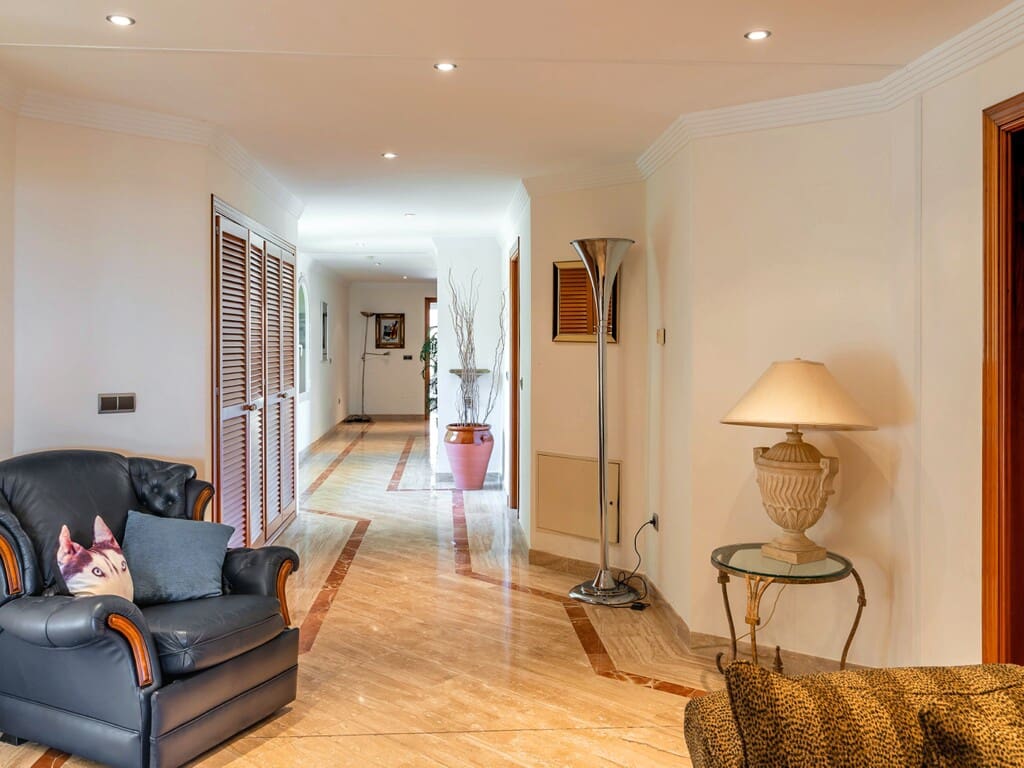 5 chambre Villa/Maison à vendre à Benahavis avec piscine garage - 4 499 000 € (Ref: 9815666)