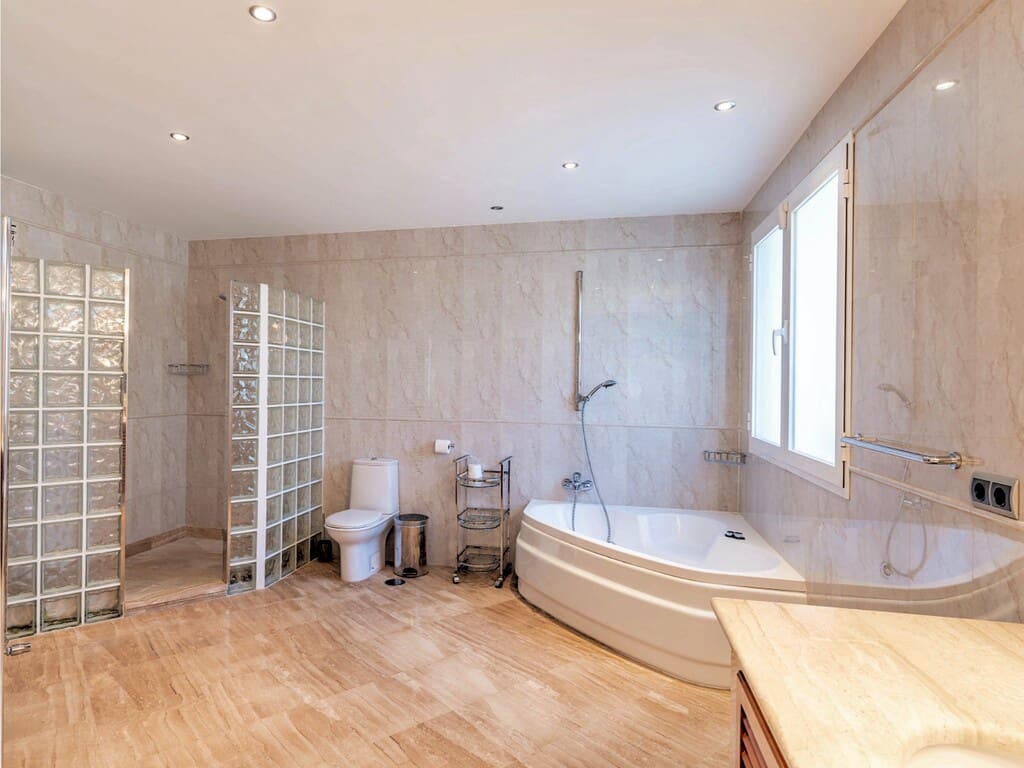 5 chambre Villa/Maison à vendre à Benahavis avec piscine garage - 4 499 000 € (Ref: 9815666)
