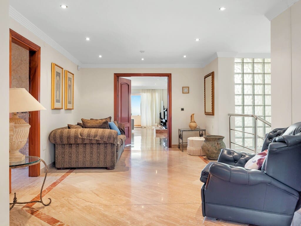 5 Zimmer Villa zu verkaufen in Benahavis mit Pool Garage - 4.499.000 € (Ref: 9815666)