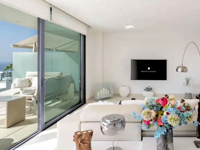 2 slaapkamer Appartement te koop in Fuengirola met zwembad garage - € 745.000 (Ref: 9815667)