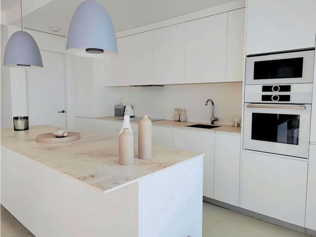 2 slaapkamer Appartement te koop in Fuengirola met zwembad garage - € 745.000 (Ref: 9815667)