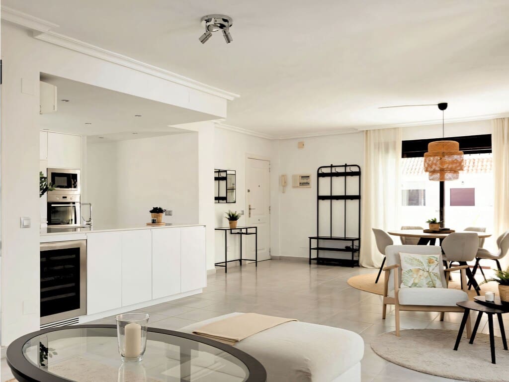 4 Zimmer Penthouse zu verkaufen in Nueva Andalucia mit Pool Garage - 1.050.000 € (Ref: 9817775)