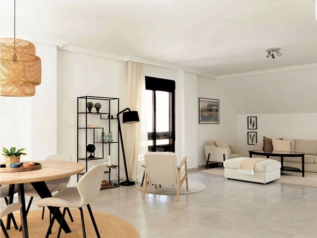 4 Zimmer Penthouse zu verkaufen in Nueva Andalucia, Marbella mit Pool Garage - 1.050.000 € (Ref: 9817775)