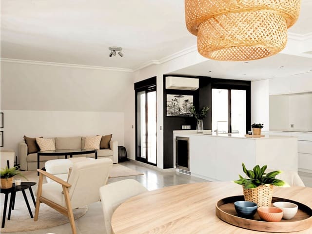 4 Zimmer Penthouse zu verkaufen in Nueva Andalucia, Marbella mit Pool Garage - 1.050.000 € (Ref: 9817775)