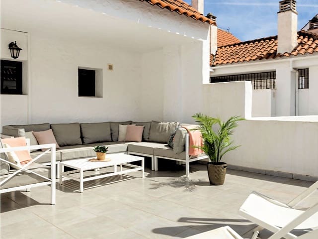 4 Zimmer Penthouse zu verkaufen in Nueva Andalucia, Marbella mit Pool Garage - 1.050.000 € (Ref: 9817775)