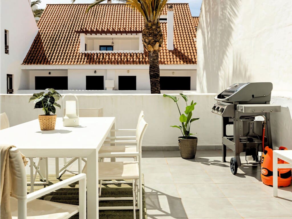 4 Zimmer Penthouse zu verkaufen in Nueva Andalucia mit Pool Garage - 1.050.000 € (Ref: 9817775)