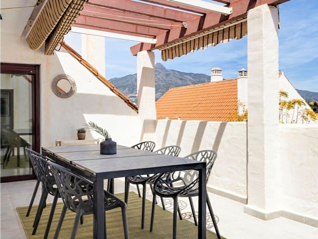4 Zimmer Penthouse zu verkaufen in Nueva Andalucia, Marbella mit Pool Garage - 1.050.000 € (Ref: 9817775)