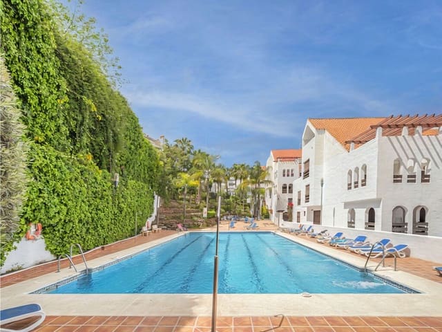 4 Zimmer Penthouse zu verkaufen in Nueva Andalucia, Marbella mit Pool Garage - 1.050.000 € (Ref: 9817775)