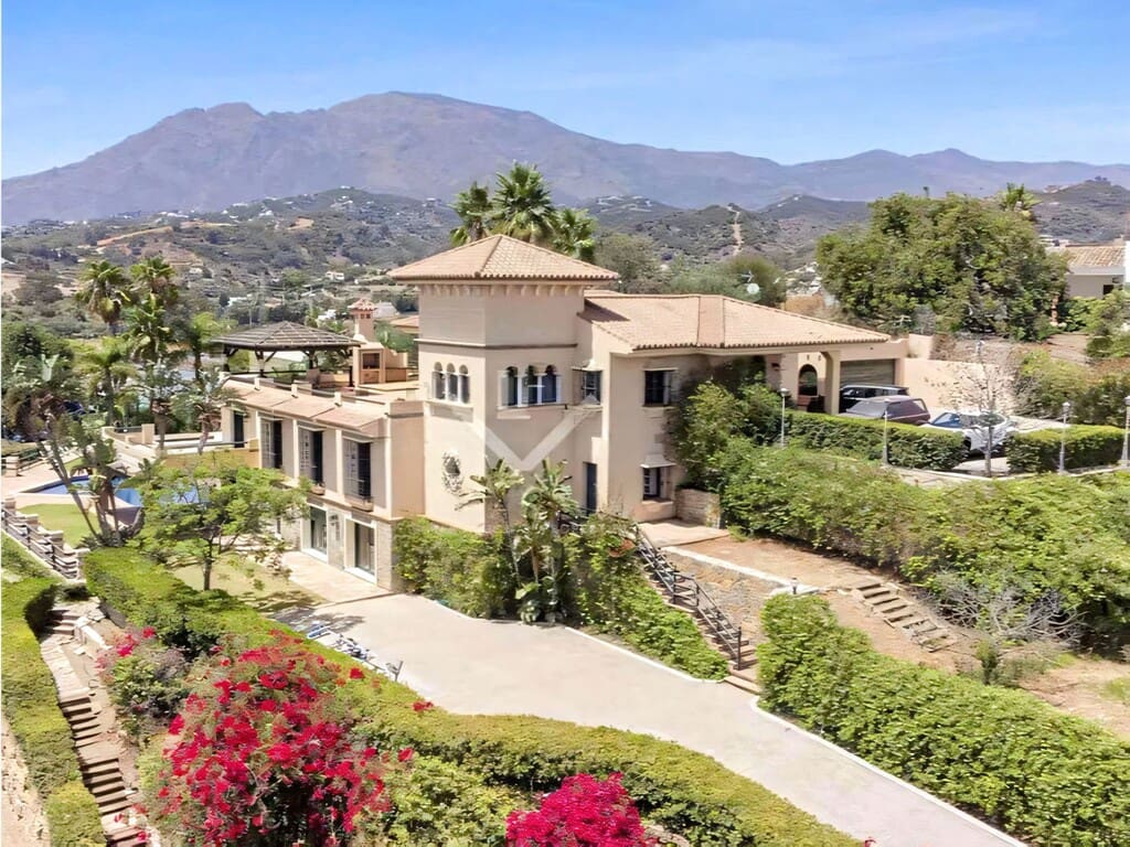Chalet de 4 habitaciones en Estepona en venta con piscina garaje - 2.750.000 € (Ref: 9817776)