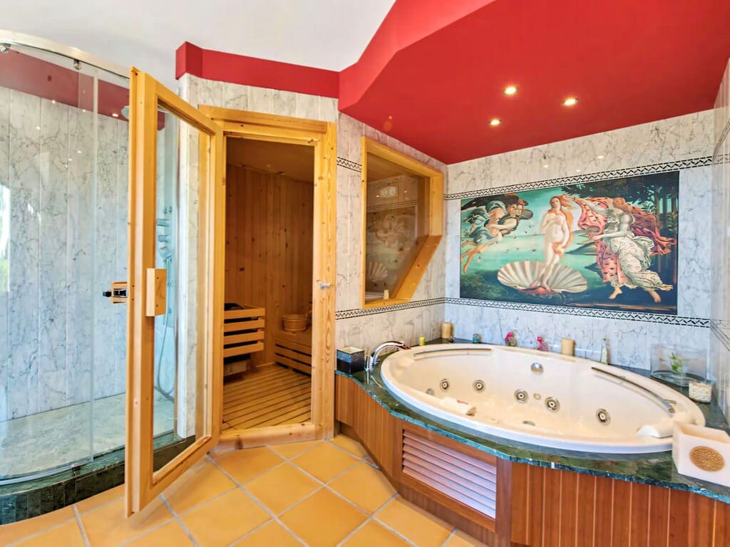Chalet de 4 habitaciones en Estepona en venta con piscina garaje - 2.750.000 € (Ref: 9817776)