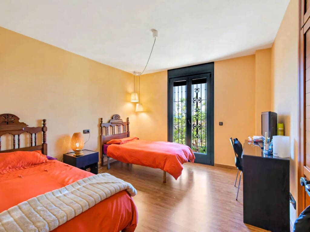 Chalet de 4 habitaciones en Estepona en venta con piscina garaje - 2.750.000 € (Ref: 9817776)