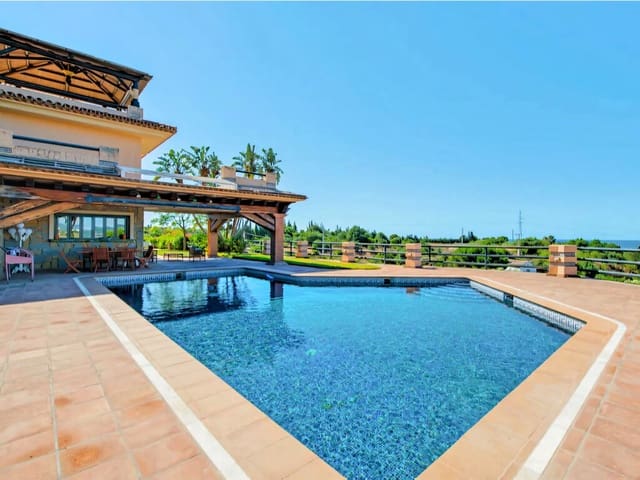 Chalet de 4 habitaciones en Estepona en venta con piscina garaje - 2.750.000 € (Ref: 9817776)