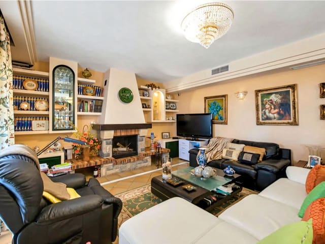 Chalet de 4 habitaciones en Estepona en venta con piscina garaje - 2.750.000 € (Ref: 9817776)