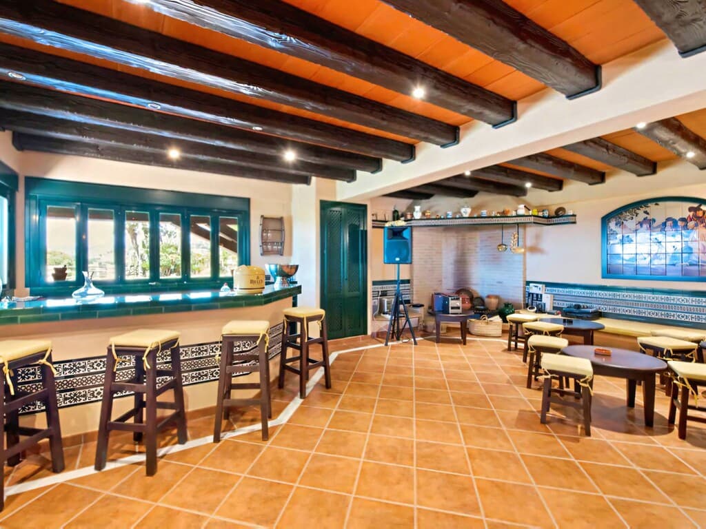 Chalet de 4 habitaciones en Estepona en venta con piscina garaje - 2.750.000 € (Ref: 9817776)