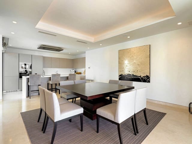 5 bedroom Villa for sale in Benahavís with pool garage - € 4,595,000 (Ref: 9819994)