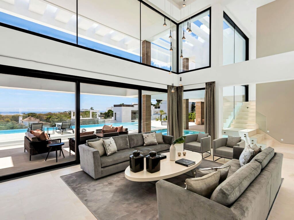 5 bedroom Villa for sale in Benahavis with pool garage - € 4,595,000 (Ref: 9819994)
